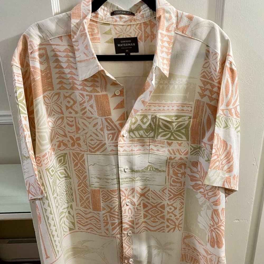 *NOT FOR SALE/SOLD* Quicksilver Button Down Short Sleeve Shirt (Sz L)